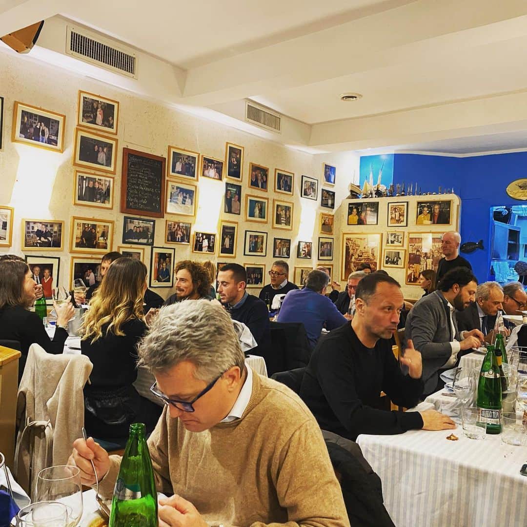 伊達公子さんのインスタグラム写真 - (伊達公子Instagram)「ローマに来ると私の友人のお友達とLunchで再会！ 今日も1日たくさん歩いた。 夜はシーフードのレストラン。 20:00でガラガラ。だけど、帰るころには満席の人気店。 みんな食べ始めが遅い！ #伊達公子 #kimikodate #テニス #テニスプレーヤー #テニスプレイヤー #tennis #tennisplayer #instatennis #instasports #rome #italy #イタリア #ローマ #lunch #friends #友達 #」2月13日 7時49分 - kimiko.date