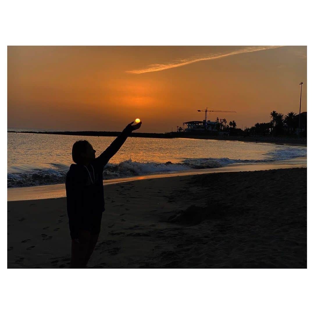のインスタグラム：「1/14~1/31 テネリフェ合宿終了🇪🇸 ほんとにあっという間でした。  からのComeback Paraguayしております。  #ダイキアクシス#マイナビ#pspo24#beachvolley#spain#tenerife」