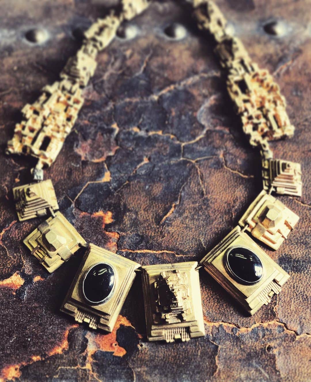 アレックスストリーターさんのインスタグラム写真 - (アレックスストリーターInstagram)「Into the Vault... Check out this beautiful one-of-a-kind vintage Alex Streeter necklace set with Black Onyx.  Carved in 1981, the Lost City necklace recalls the pyramids and ruins of an ancient city lost to the mists of time...」2月13日 2時55分 - alexstreeternyc
