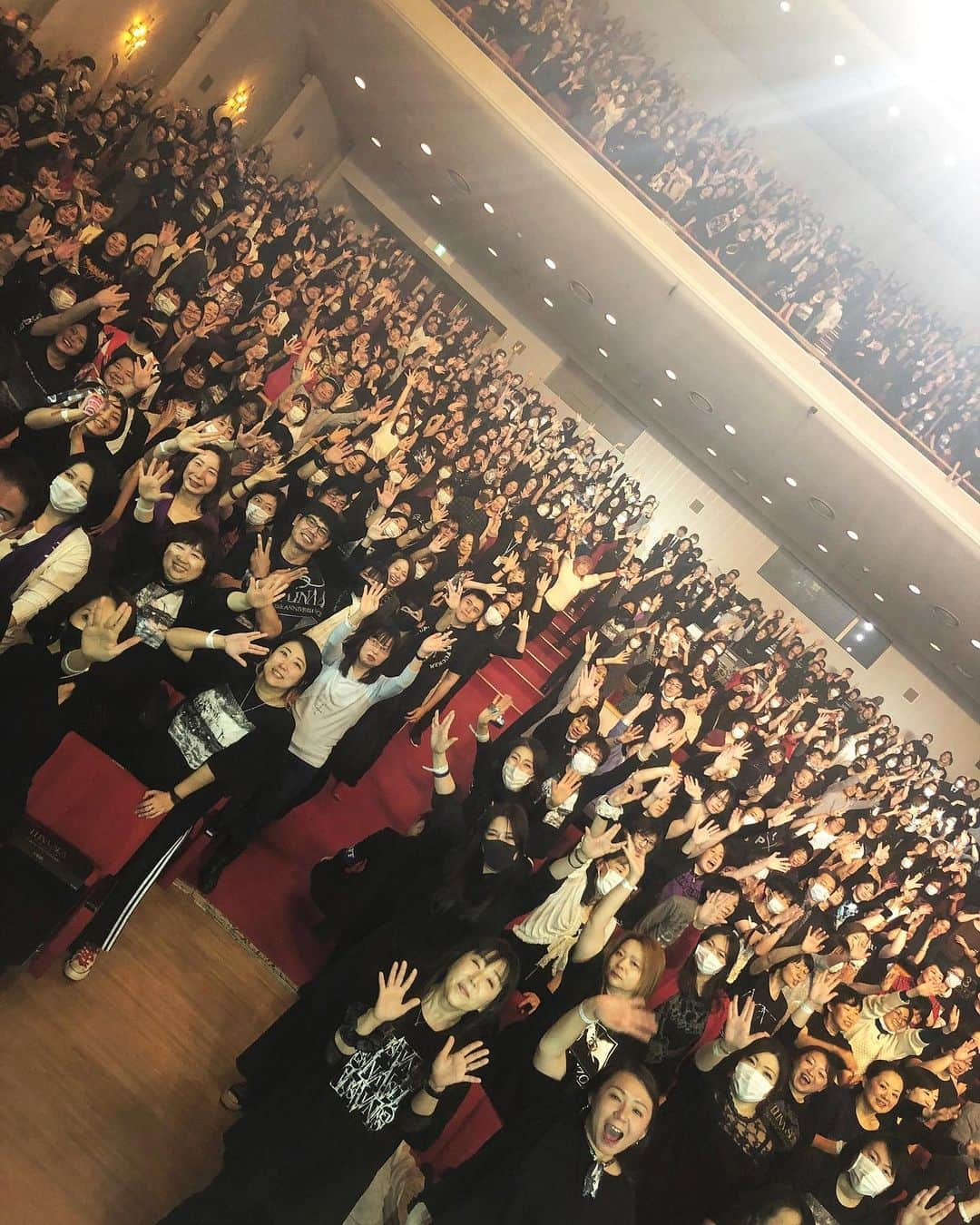 SUGIZOさんのインスタグラム写真 - (SUGIZOInstagram)「CROSS THE UNIVERSE Tour - Day1. Awesome Misato 0201.」2月13日 4時07分 - sugizo_official