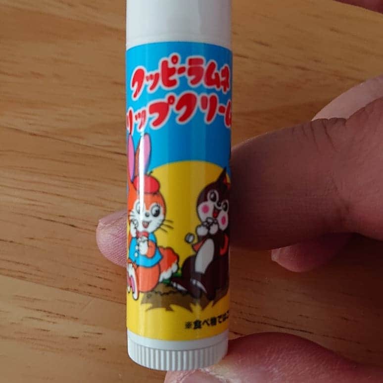 安藤なつのインスタグラム：「###クッピーラムネリップ #懐かしいものに目がない #ずっといいにおい #駄菓子屋にも目がない #水飴 #腱鞘炎に気を付けて #真っ白になったらミッション終了#」