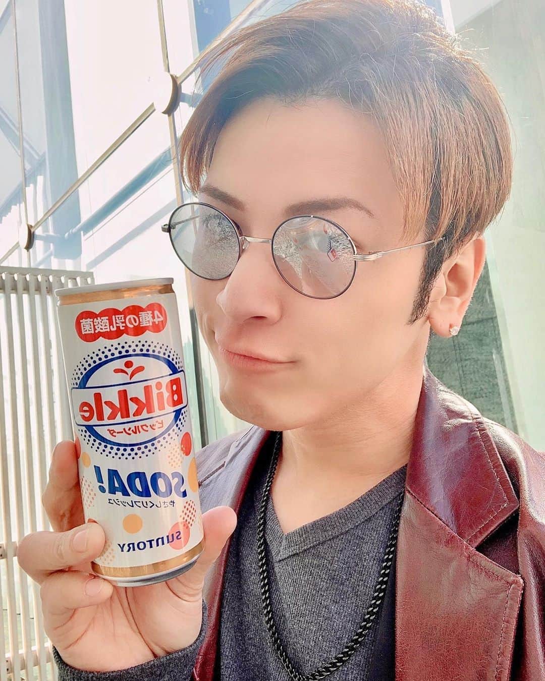 のインスタグラム：「LIVESTERのスタッフさん達からジュースの差し入れ！「健康になれる様に祈ってます！」と元気をくれたよU^ェ^U☆  #LIVESTER #pococha #間瀬翔太  #脳動静脈奇形 #てんかん #癲癇  #avm #難病 #インフルエンサー」
