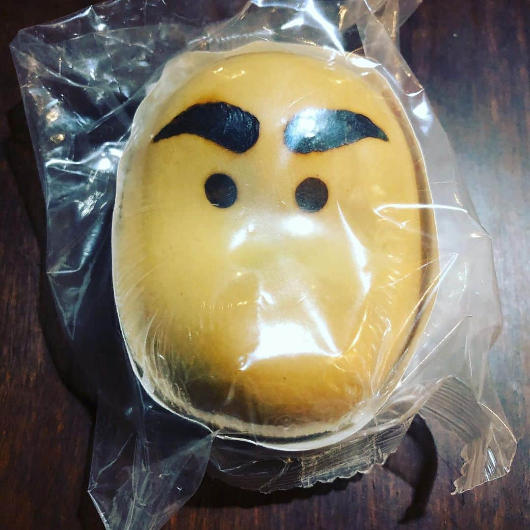 イモトアヤコさんのインスタグラム写真 - (イモトアヤコInstagram)「・ #山陰の名産 #どじょうすくい饅頭 #太眉バージョン」2月13日 16時04分 - imotodesse