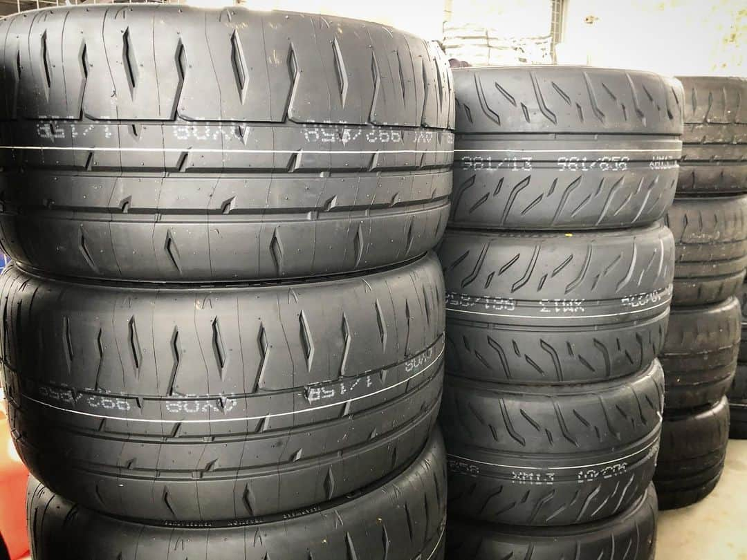 井口卓人さんのインスタグラム写真 - (井口卓人Instagram)「今日は、BRIDGESTONEタイヤの新商品RE-71RSの試乗会へ🚙僕は、BRZでのデモランや同乗走行がメインのお仕事でした。RE-71Rも素晴らしいタイヤでしたが、71RSは限界性能も耐摩耗性能も格段に向上しています‼️街を走るだけではなく、サーキット走行をされる皆さんにもオススメです☺️#BRIDGESTONE #71RS」2月13日 16時31分 - takutoiguchi