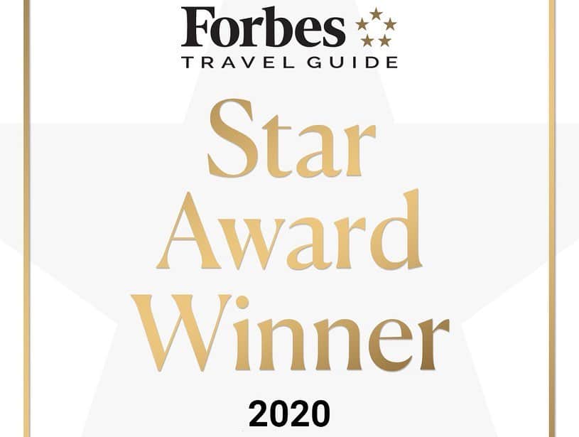 Palace Hotel Tokyo / パレスホテル東京さんのインスタグラム写真 - (Palace Hotel Tokyo / パレスホテル東京Instagram)「We are proud to announce that we have been awarded Forbes Travel Guide Five-Star rating for 5 consecutive years and our evian SPA TOKYO with a Four-Star rating for the first time! 「フォーブス･トラベルガイド2020」の格付けにて、パレスホテル東京が最高ランク5つ星の評価を5年連続で獲得！今年は「エビアン スパ 東京」もスパ部門で4つ星を獲得いたしました。これからも皆様にブランドコンセプト、「美しい国の、美しい一日がある。」をご体験いただけるよう努めて参ります。  @ForbesTravelGuide #ForbesTravelGuide #FTGstarawards #fivestar #omotenashi #fivestarhotel #Marunouchi #PalaceHotelTokyo #フォーブストラベルガイド #フォーブス #5つ星 #五つ星 #最上質の日本 #美しい国の美しい一日がある #丸の内 #パレスホテル東京」2月13日 16時31分 - palacehoteltokyo