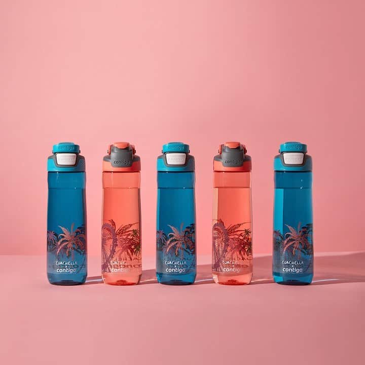 コーチェラのインスタグラム：「Break up with bottled water and shop the Coachella x Contigo limited edition water bottle @gocontigo」