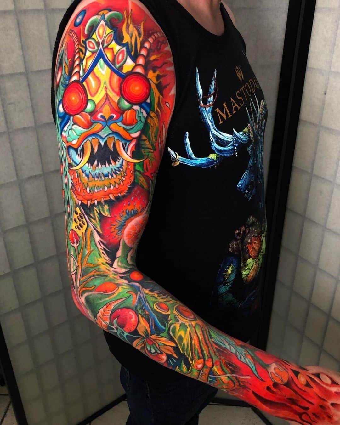 マストドンさんのインスタグラム写真 - (マストドンInstagram)「Woah! Thank you for the support! 👍  #Repost @raso_tattoo ・・・ MASTODON sleeve In progress 🙏🙏 one more sesión to go on @virusfranck . Thank u so much for trusting me for this proyect . @mastodonrocks I think someone here is a real supporter 🤔🤘 #tattoo #tattoos #tattooed #neotradtattoo #neotraditionaltattoo #neotrad #neotraditional #neotradeu #neotradworldwide #tattooselection #skinart #skinartmag #thebestspaintattooartists #thebesttattooartist #nationaltattoos #ink #inkers #neotrafitionaltattooers #neotradspain #neotraditionalspain #mastodon #mastodonrocks #bern #barcelona #zaragoza #ilovetattooexpo #seul」2月13日 9時07分 - mastodonrocks