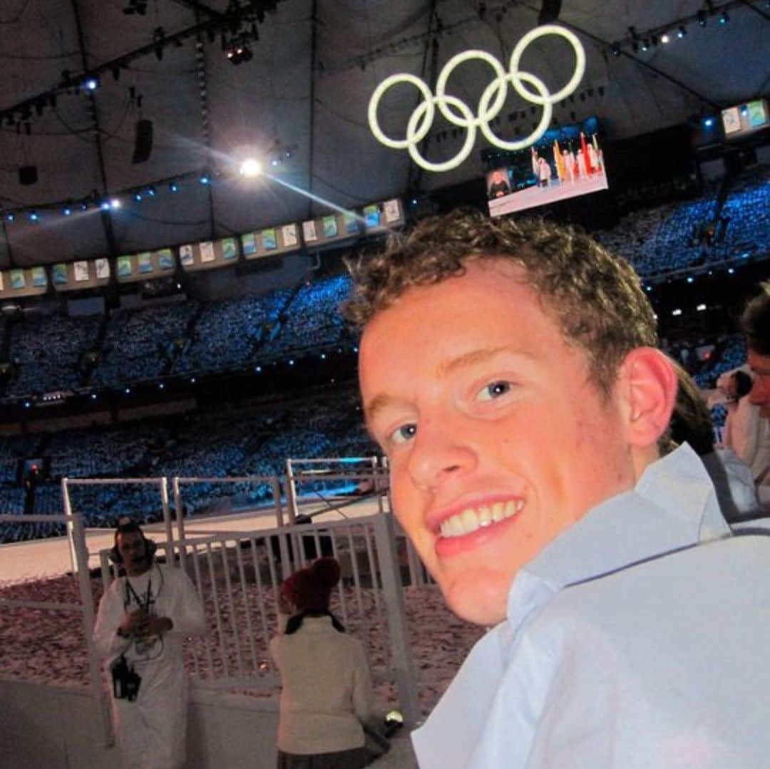 エヴァン・ベイツさんのインスタグラム写真 - (エヴァン・ベイツInstagram)「February 12, 2010 - Ten years go by in a blink. Feeling nostalgic/grateful/old. . . . #olympics #vancouver #teamusa #winterolympics #olympic #figureskating #iceskating #figureskater #オリンピック #フィギュアスケート #피겨스케이팅 #фигурноекатание」2月13日 10時38分 - evan_bates