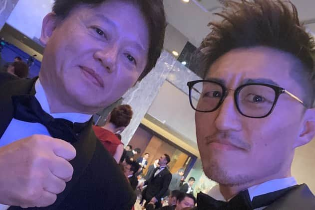 山崎秀晃さんのインスタグラム写真 - (山崎秀晃Instagram)「K-1 AWARDS 2019 MVPの江川くんの2019年はホンマに強かった！自分の周りからも沢山声聞きます👏おめでとう‼︎ 自身も2020年全力で挑みます🔥 いつもお世話になっているAKさんと山田さん。 K-1.Krushで冠協賛して頂いている永倉代表。 JAPAN MOVE UPでご一緒させて頂いた一木さん。 ISDの池ちゃんさん😎 #k1wgp #k1awards」2月13日 10時49分 - hideaki1987