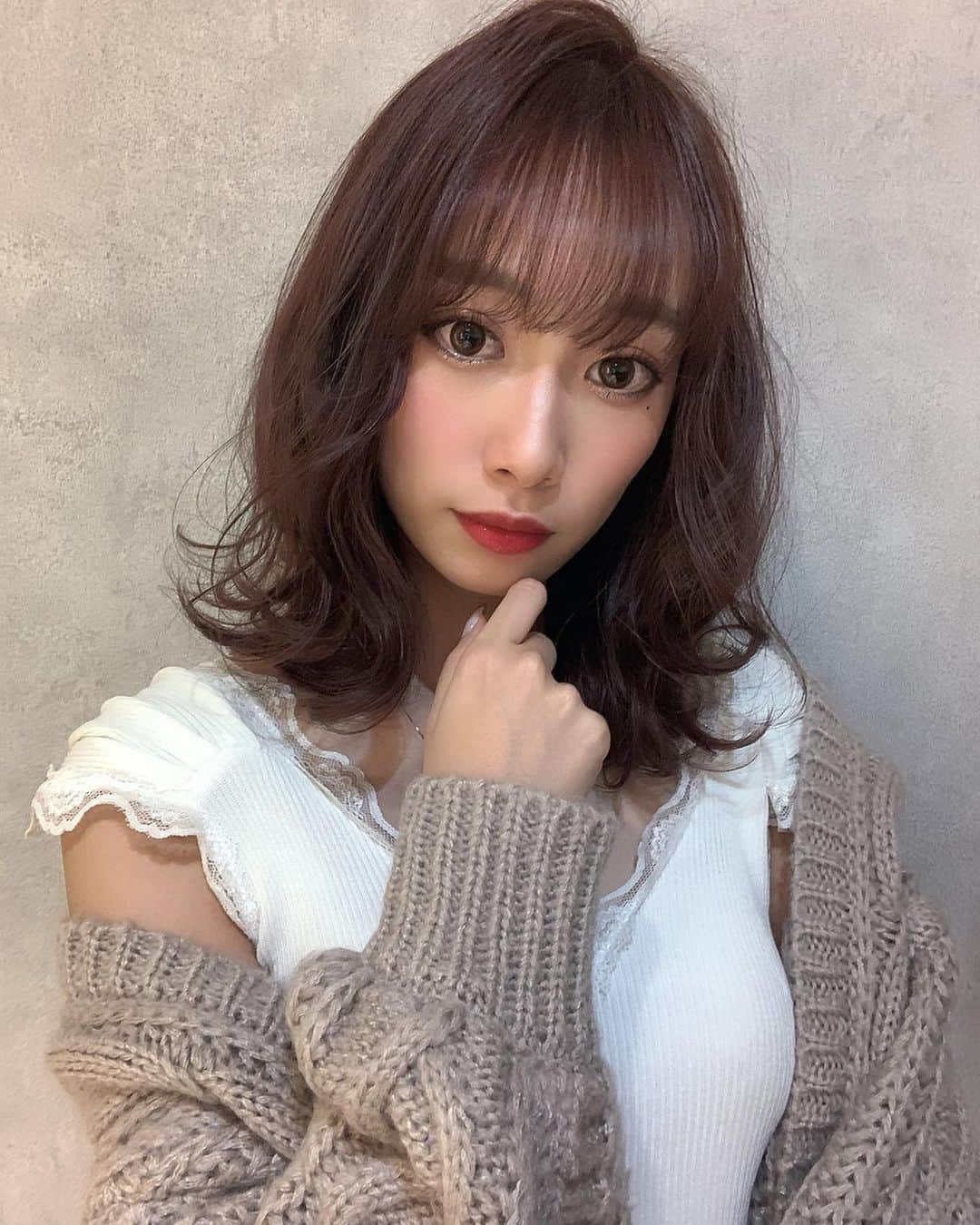 岡島彩花さんのインスタグラム写真 - (岡島彩花Instagram)「・ ・ #ハニーピンク 🍯💓 に染めてもらったよ〜！ ・ ・ #ヘアカラー　#美容室　#サロン　#渋谷 #instagood #instalike #followｍe」2月13日 10時44分 - okajima_ayaka