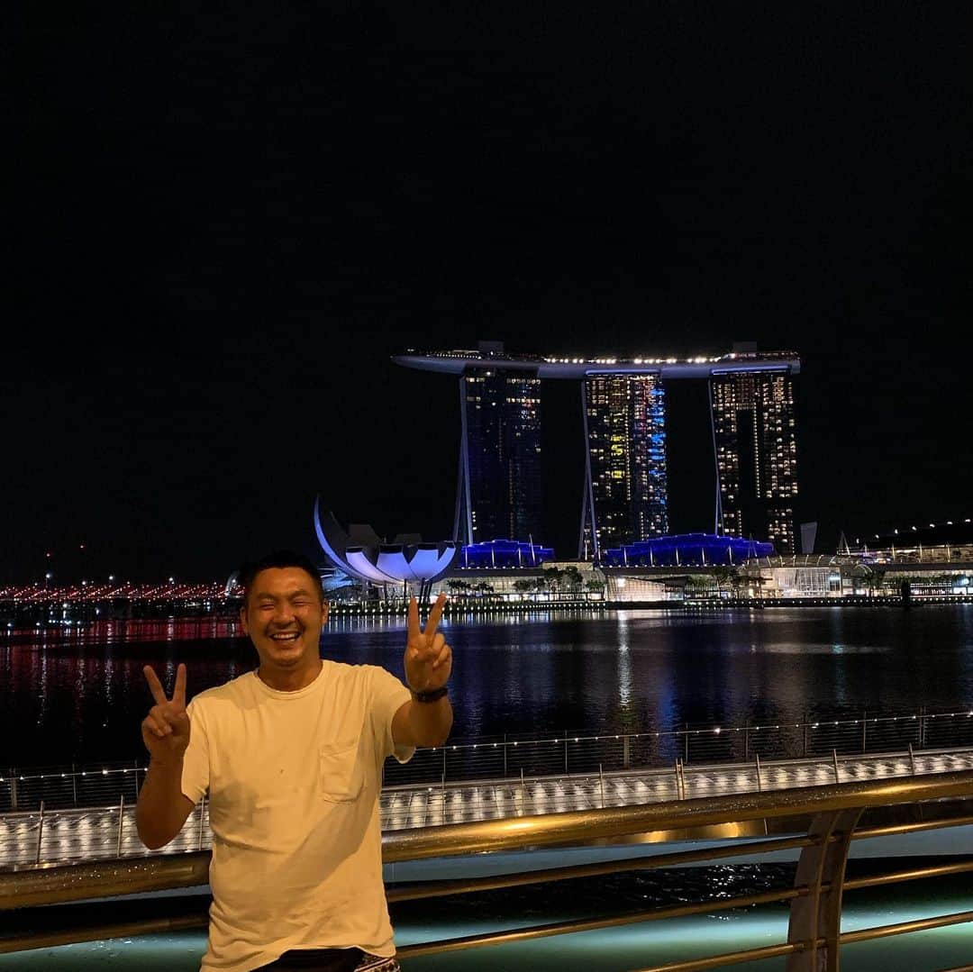 枡田慎太郎さんのインスタグラム写真 - (枡田慎太郎Instagram)「シンガポールも後わずかかな〜 ほんま最高の出会い☺️👍 なにがあろうが人と人やな👍 #シンガポール#シンガポール旅行#旅#一人旅#感謝」2月13日 11時23分 - masushin78