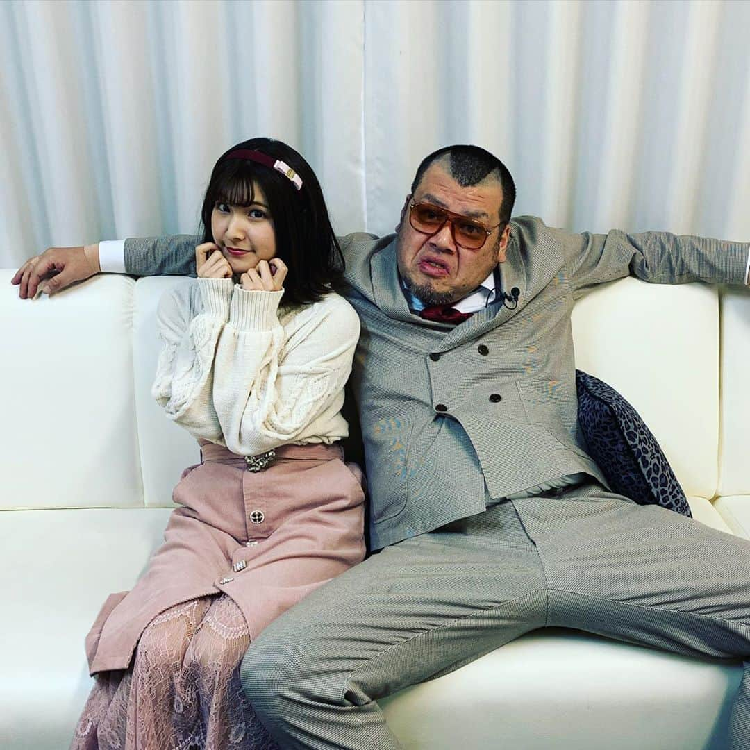 くっきー（川島邦裕）さんのインスタグラム写真 - (くっきー（川島邦裕）Instagram)「#そういや #この前久々に #かわい子ちゃんとロケったぜ #彩川ひなのってピンクな女よ #テグスでケツ引き上げてんのかってくらい #プリケツのお嬢ちゃんよ #月々6800円で #愛人になんねぇーかなぁ #へへ #へへへ #月々6800円で愛人になってくれる #女を募集しています #顔面次第では #毎月お金をいただきます #夜露死苦‼️❤️‼️」2月13日 11時29分 - nikuguso_taro