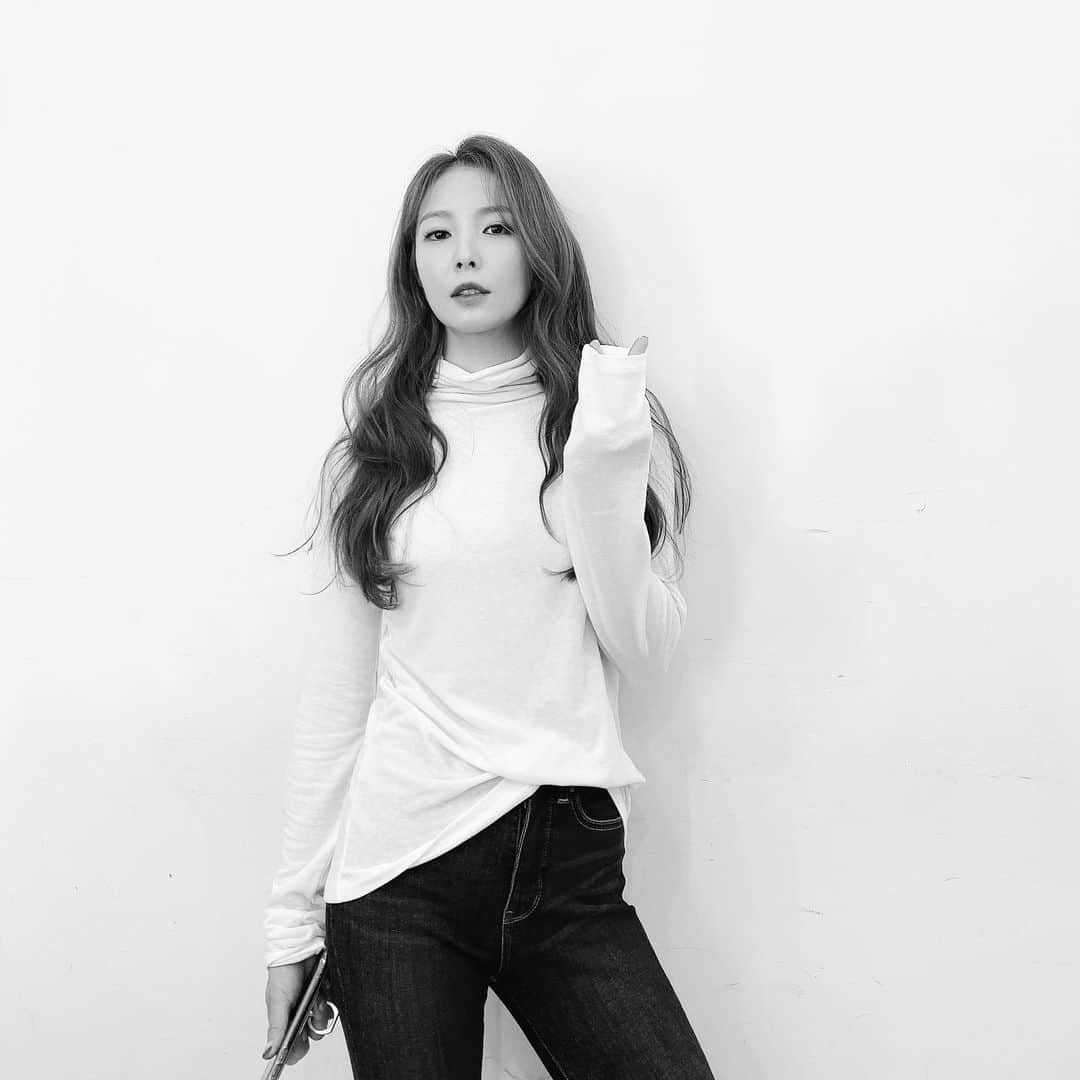 BoAのインスタグラム：「MUNG~~ 😑」