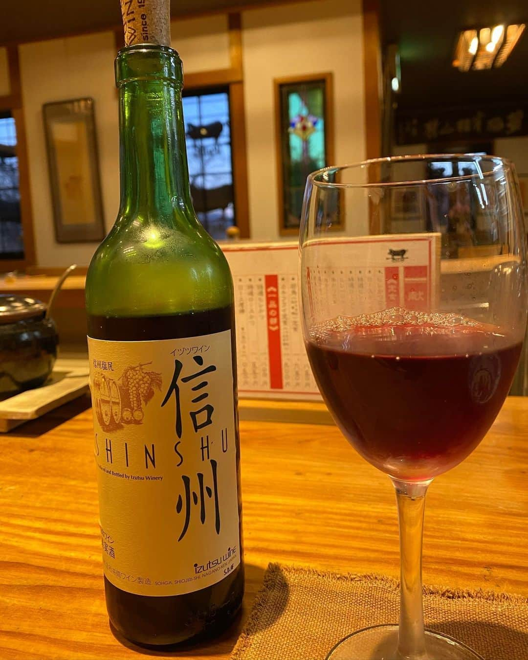 ニッチロー'さんのインスタグラム写真 - (ニッチロー'Instagram)「絶品牡蠣フライと信州ワイン🍷  #かつ禅 #飯田市 #飯田市グルメ #牡蠣フライ  #カキフライ #信州ワイン #ニッチ飯」2月13日 13時18分 - nicchiro5.1