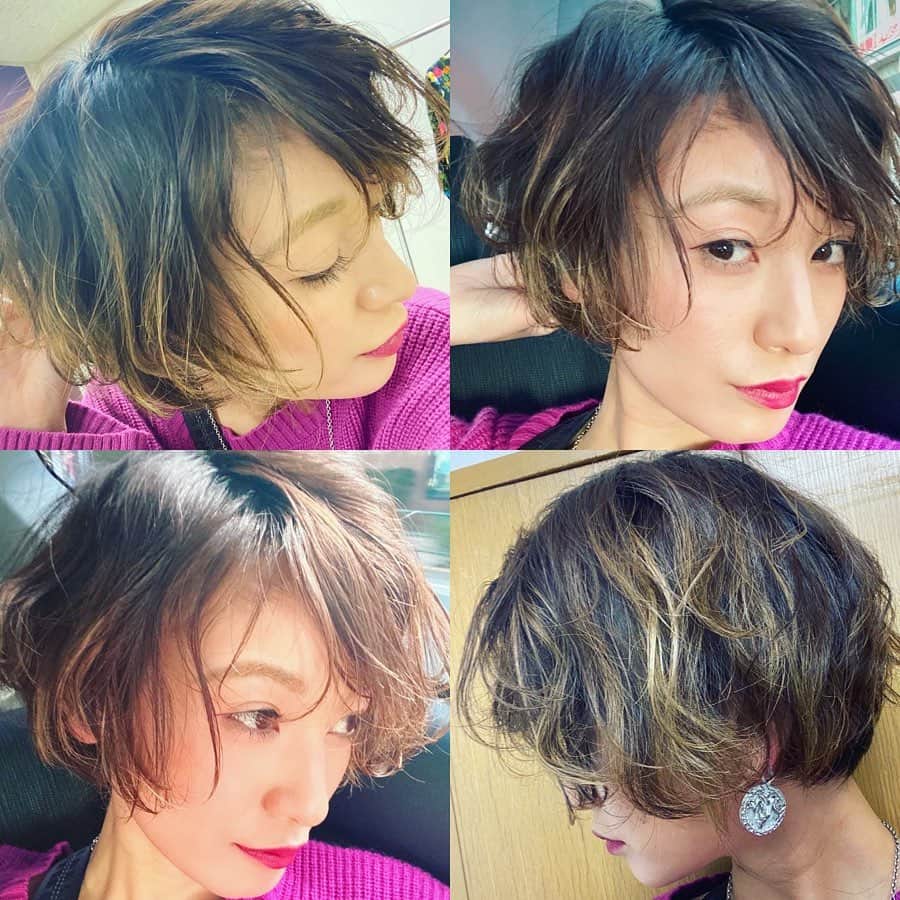 西山茉希さんのインスタグラム写真 - (西山茉希Instagram)「いつの日からか 三重が治らない候。  #幅広め #いつ治るめ #知りたいめ  細いコテでランダムに巻くとこんなです。  #ワックスワシャ #ワックスグシャ #ショートヘアアレンジ  収録へ。」2月13日 13時26分 - maki.nshiyama50
