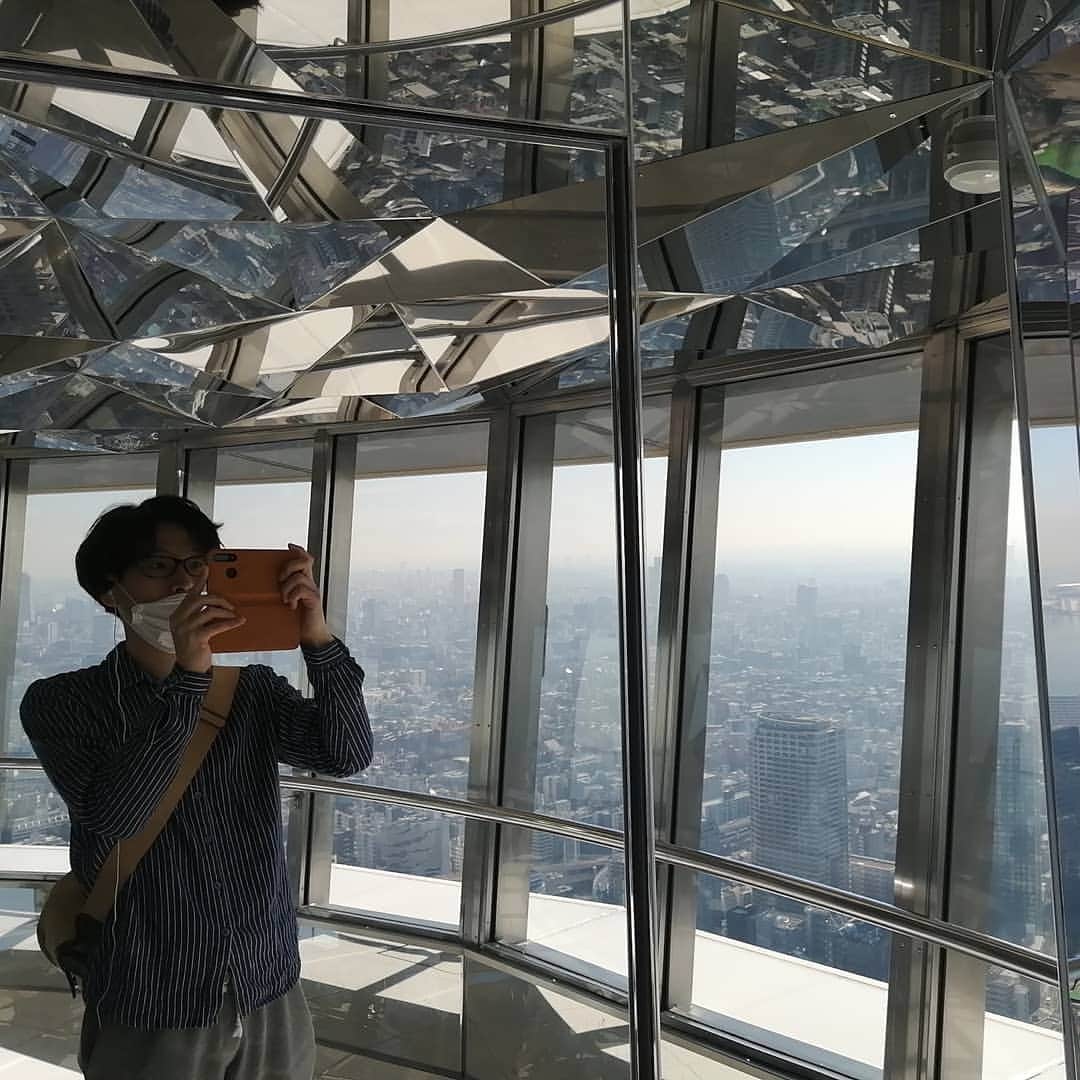 中内正之さんのインスタグラム写真 - (中内正之Instagram)「本日、誕生日。東京タワーに来ました〜。いつも登ってたとこが最上階じゃなかったと初めて知る39歳です。 記念に一番てっぺんまで登ってやりました〜！地上がジオラマみたいでした。 これからもよろしく！ #39#東京タワー#最上階」2月13日 13時48分 - masayuki_nakauchi