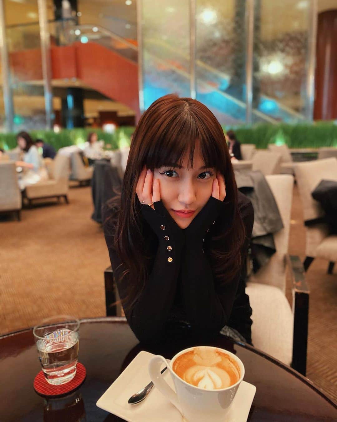 藤井夏恋さんのインスタグラム写真 - (藤井夏恋Instagram)「Café time☕️🍪 最近些細な事が一番幸せと感じる😌日々に感謝。。。❤️今日も皆にとって良い1日になりますように🧸」2月13日 14時52分 - fujiikaren_official