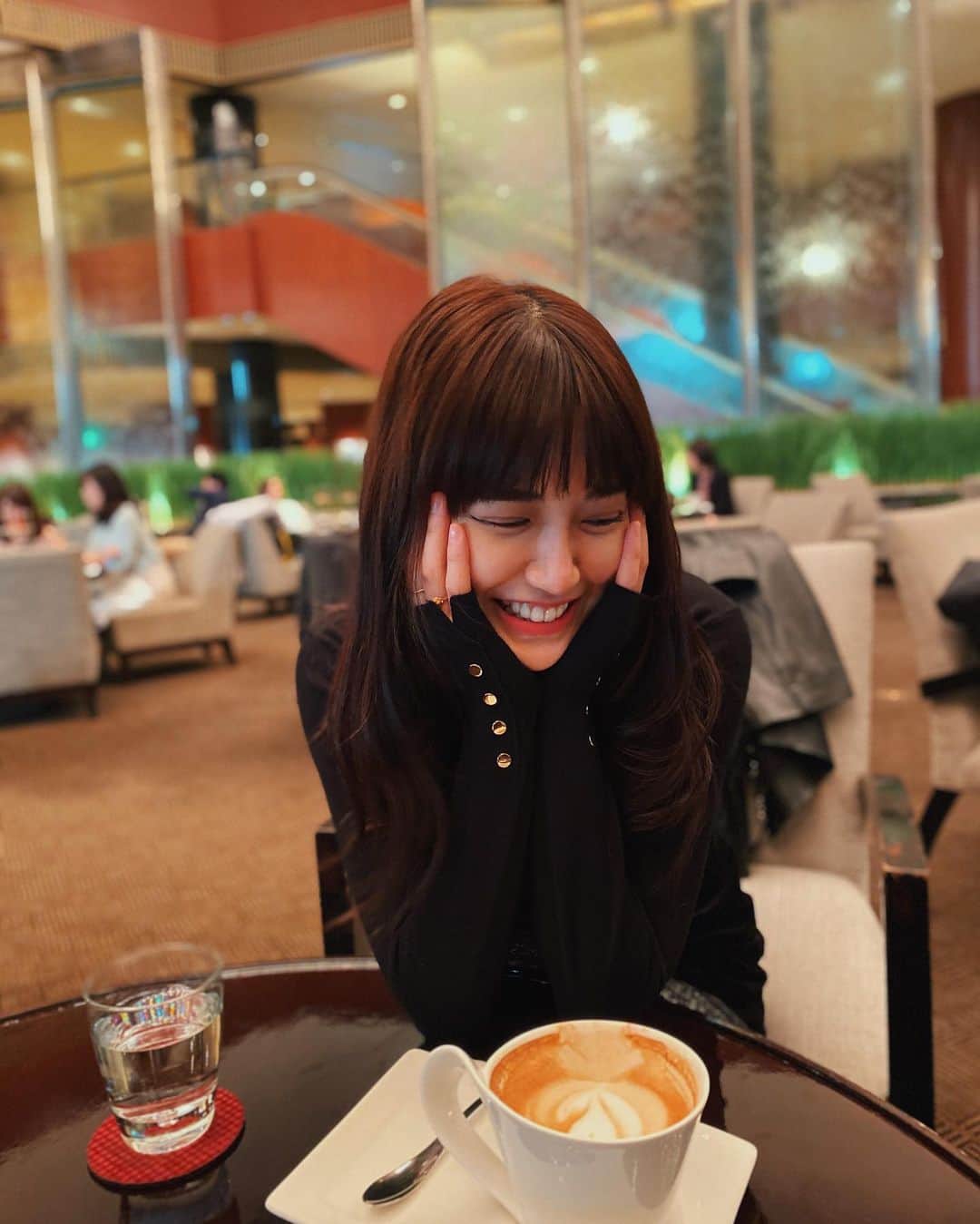 藤井夏恋さんのインスタグラム写真 - (藤井夏恋Instagram)「Café time☕️🍪 最近些細な事が一番幸せと感じる😌日々に感謝。。。❤️今日も皆にとって良い1日になりますように🧸」2月13日 14時52分 - fujiikaren_official