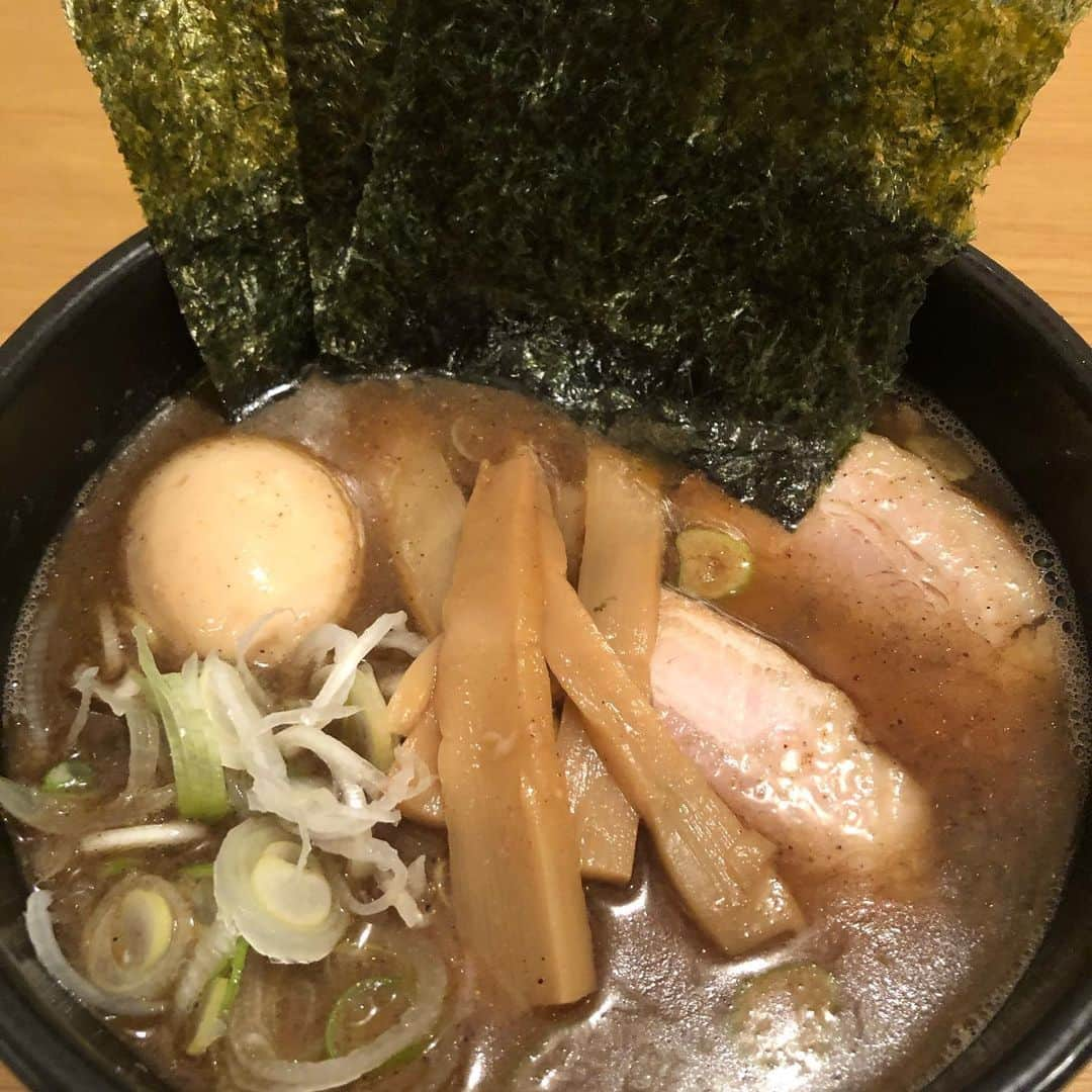 norimotoのインスタグラム：「本日の賄い🍜  特製ラーメン🍥 #つけ麺 #頂 #中板橋 #ラーメン #餃子 #本日 #特製ラーメン」