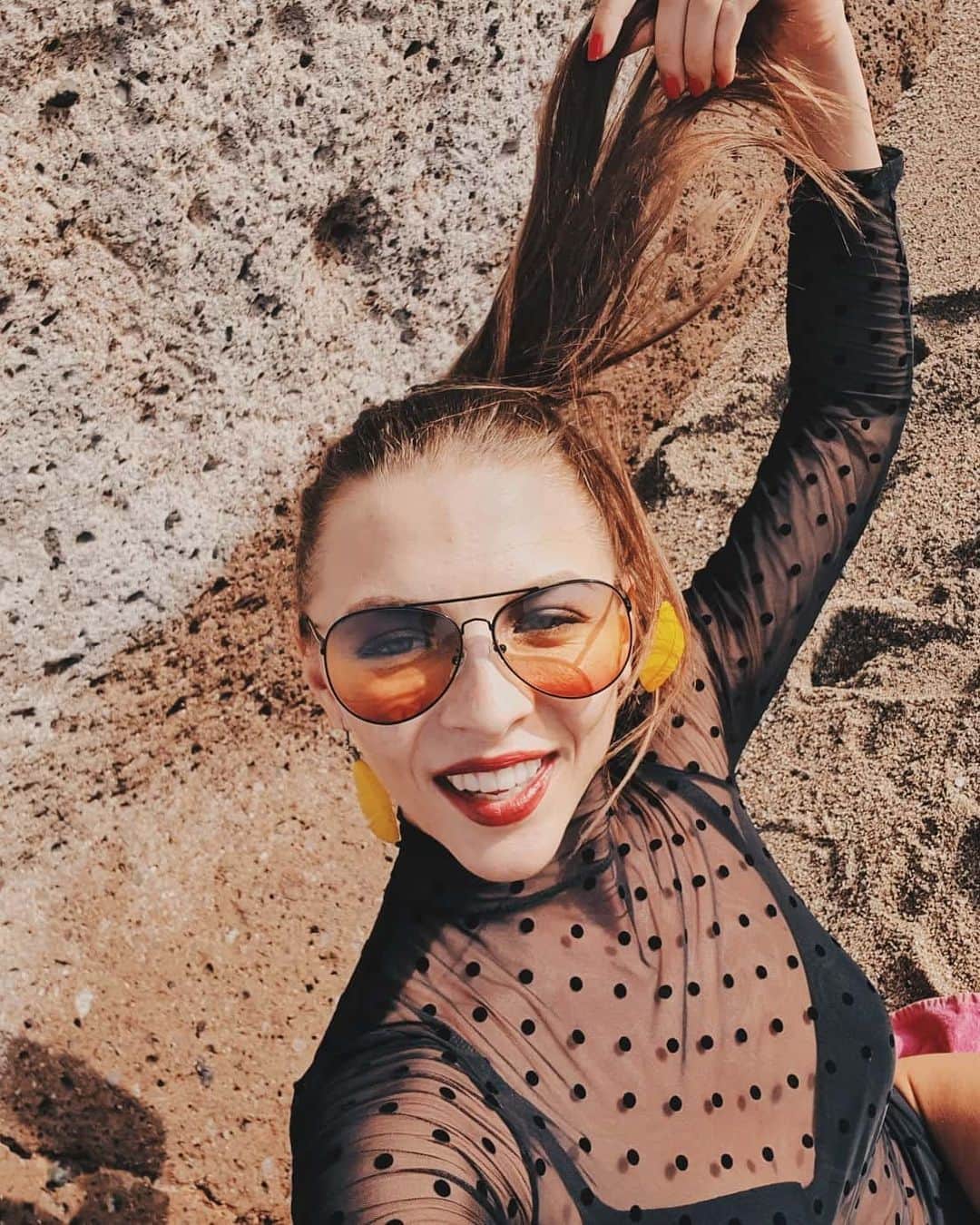 メリティナ・スタニウタさんのインスタグラム写真 - (メリティナ・スタニウタInstagram)「🅂🅂 ⠀ Selfie soleado ☀️ Sunny selfie ⠀ #tenerife #canarias #selfie #sun #sunglasses #beach #samsungbelarus #galaxynote10plus」2月14日 0時56分 - melitinastaniouta