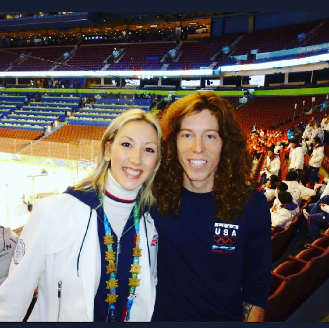 シネイド・ケアーさんのインスタグラム写真 - (シネイド・ケアーInstagram)「On the anniversary of the day we skated at #vancouverolympics 2010, I found some pre-iPhone/instagram pics of our opening ceremony🤓 some cameo appearances by @n_buckland @pennycoomes and the rest of the #teamgb Skating squad, as well as #shaunwhite and randomly #sandraoh who now stars in one of my fave shows Killing Eve!😎⛸ #olympics @johnkerrsk8er」2月14日 1時16分 - sineadskate