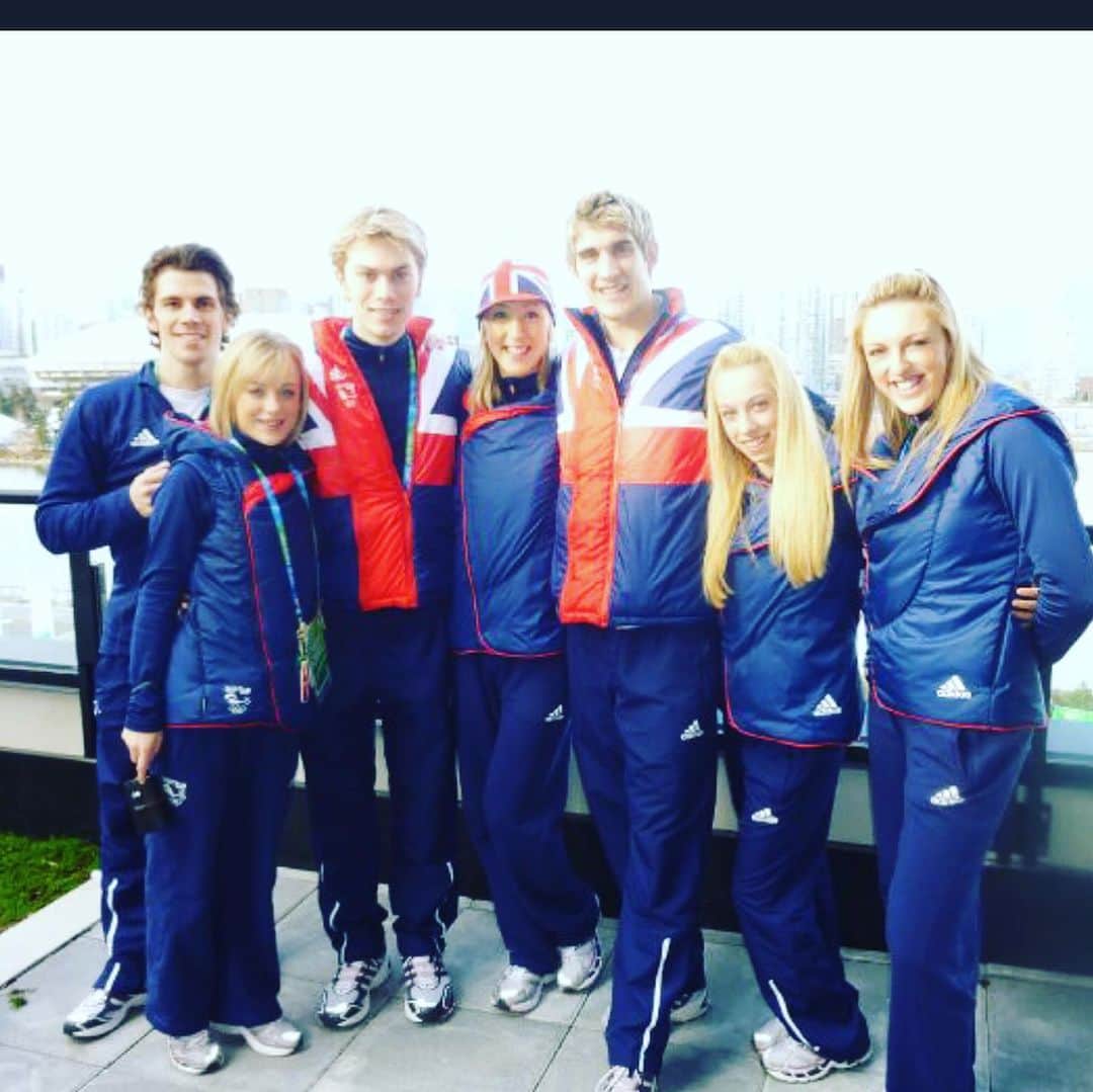 シネイド・ケアーのインスタグラム：「On the anniversary of the day we skated at #vancouverolympics 2010, I found some pre-iPhone/instagram pics of our opening ceremony🤓 some cameo appearances by @n_buckland @pennycoomes and the rest of the #teamgb Skating squad, as well as #shaunwhite and randomly #sandraoh who now stars in one of my fave shows Killing Eve!😎⛸ #olympics @johnkerrsk8er」
