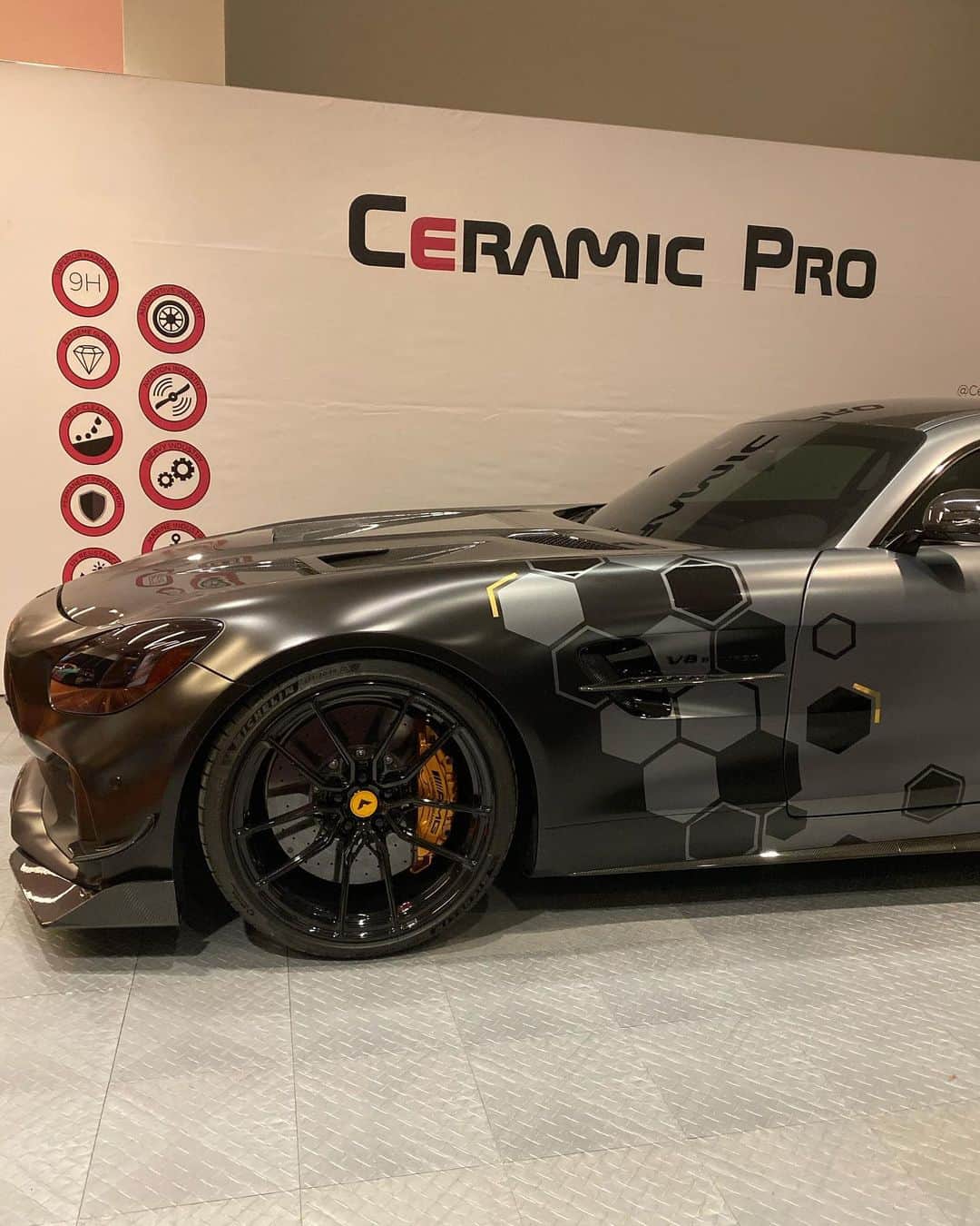 CarsWithoutLimitsさんのインスタグラム写真 - (CarsWithoutLimitsInstagram)「My favourite AMG GT-R definitely goes to @allen_chapter2.  #carswithoutlimits #amggtr #cias2020」2月14日 1時38分 - carswithoutlimits