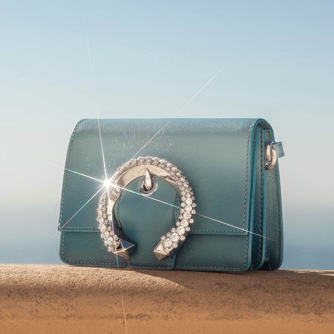 Jimmy Chooさんのインスタグラム写真 - (Jimmy ChooInstagram)「Step into spring with our MADELINE cross body bag in sky blue degrade leather with crystal buckle #JimmyChoo」2月14日 2時00分 - jimmychoo