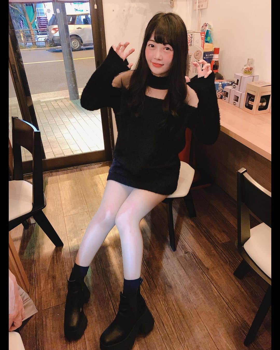 のインスタグラム：「可愛い服似合いたいので筋トレがんばります😂  #mervi #日本 #日本妹 #妹子 #萌妹子 #粉我 #卡哇伊 #可愛い #かわいい #kawaii #cute #followme #japanesegirl #韓国ファッション #大腿」
