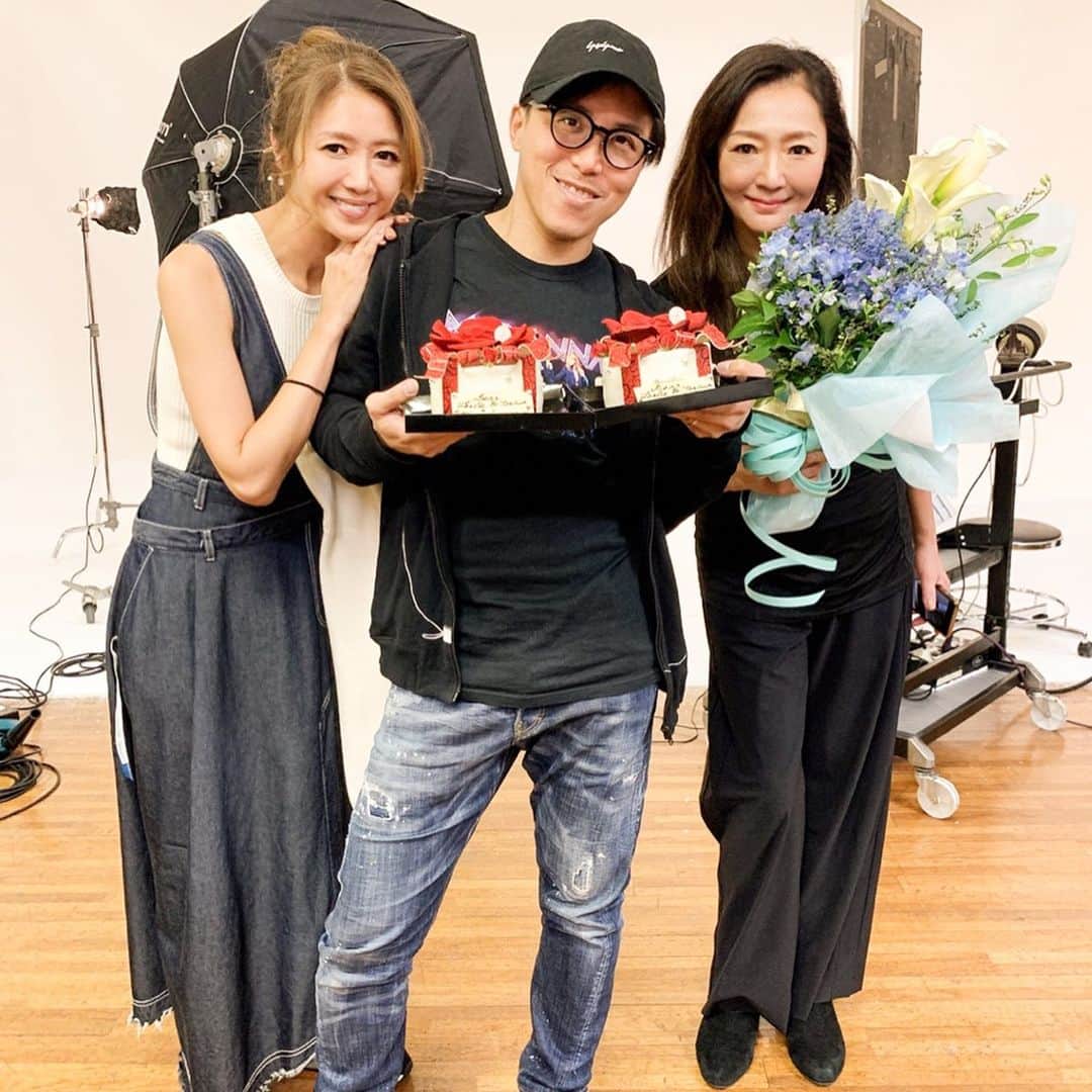 川島幸美さんのインスタグラム写真 - (川島幸美Instagram)「Congratulations Leslie & Joshua❤️ . いつ会っても変わらない暖かい心とユーモアで、 周りを明るくするLeslie😊 . 叔母様の撮影終わりに、 サプライズ✨✨ ひと足先に結婚のお祝い🌹👏」2月13日 17時39分 - yukimikawashima
