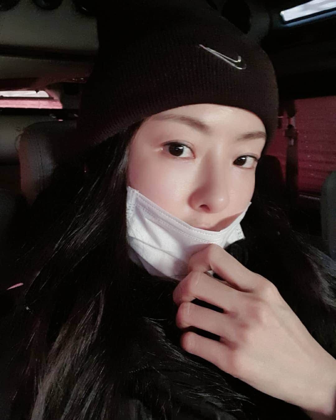 イ・ダヒさんのインスタグラム写真 - (イ・ダヒInstagram)「Come back home🌃  #nike #holic」2月13日 17時56分 - dahee0315