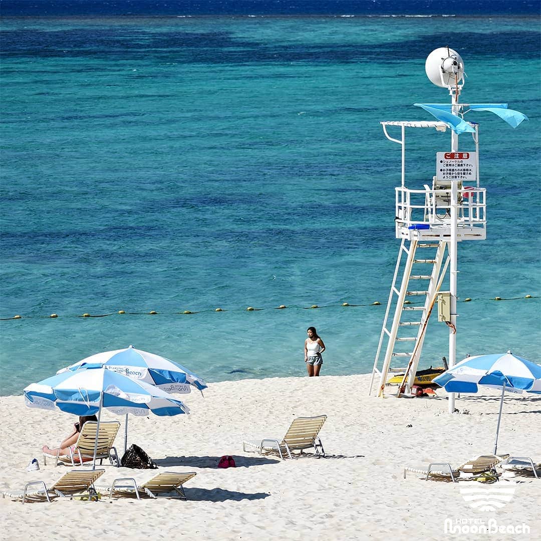 のインスタグラム：「昨日2月12日、昼下がりのムーンビーチ。南風のお陰で初夏のような暖かさでした。 Noon Beach 12Feb2020 #沖縄 #恩納村 #沖縄ホテル #沖縄リゾート #沖縄観光 #沖縄旅行 #沖縄ビーチ #インフィニティプール #沖縄好き #沖縄好きな人と繋がりたい #ホテルムーンビーチ #ムーンビーチ #ムーンビーチホテル #okinawa #onnason #okinawabeach #okinawahotel  #okinawatrip #okinawasunset #okinawalikes #okinawalabo #okinawa_life #hotelmoonbeach #moonbeach #moonbeachhotel #docomomo #japan #visitjapan #visitokinawa #okinawajapan」