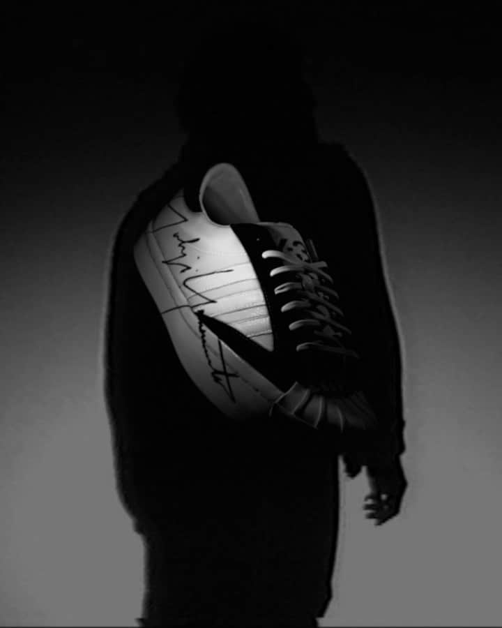 ワイスリーのインスタグラム：「Y-3 Presents a new take on the @adidasoriginals Superstar: Y-3 YOHJI STAR and Y-3 YOHJI PRO. Available ‪from February 20.‬ Y-3 Spring/Summer 2020. --- #adidas #Y3 #YohjiYamamoto Discover the collection at adidas.com/y-3」