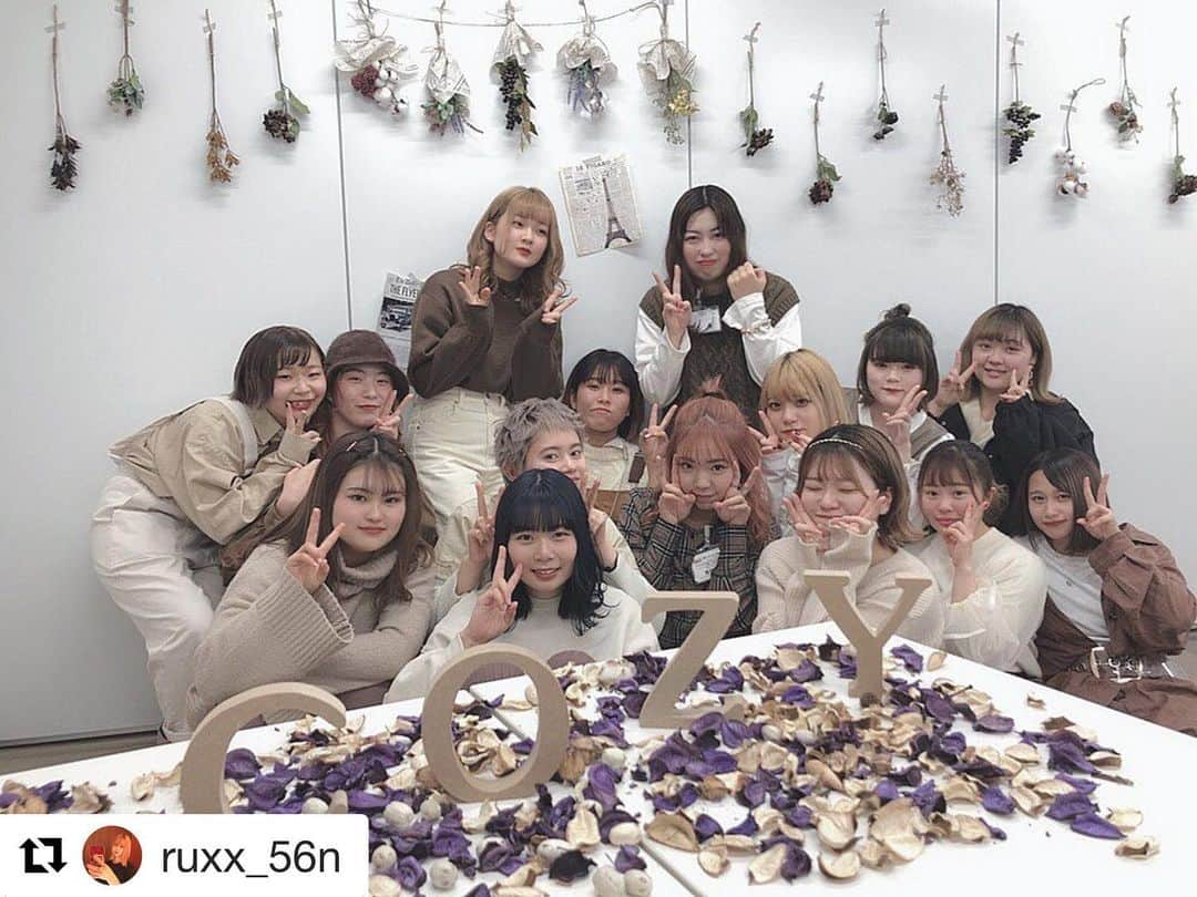 東京ベルエポック美容専門学校さんのインスタグラム写真 - (東京ベルエポック美容専門学校Instagram)「後輩たちの入学が楽しみですね✨  Repost @ruxx_56n with @get_repost ・・・ . ヘアメ プレカレお疲れ様でした⸜🌷︎⸝‍ . 正直不器用だからちゃんと出来るか不安だったけど やったらできたし、新入生の子とも話せたし 中にはめっちゃ仲良くなった子もいて ほんとに入学してくるのが楽しみになった😂😂 . 来てくれた子と話したりしてくれた子ありがとうございました！！！！ 春から一緒に頑張ろうね〜！ . 入学式の東ベル紹介でモデルとして出るので是非動画とか撮ってくれると嬉しいです🥺 . #東ベル #東京ベルエポック美容専門学校 #Tokyobelleépoque #ヘアメイク科 #ヘアメ #プレカレッジ #美容学生 #美容学生と繋がりたい #美容専門学校東ベル」2月13日 18時23分 - tokyo_belle