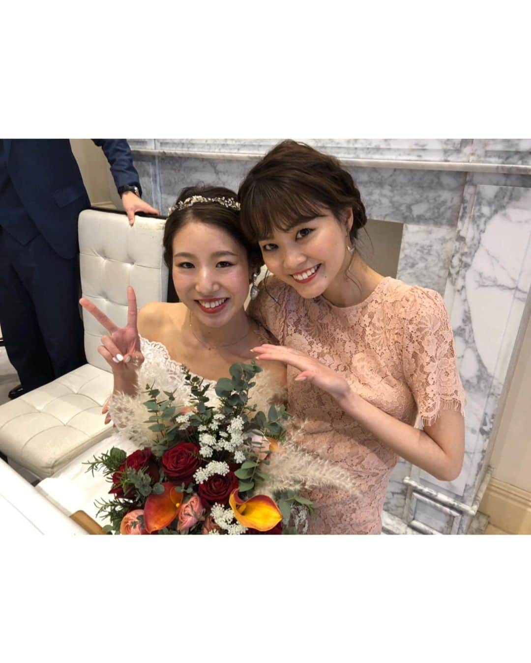 ほのかさんのインスタグラム写真 - (ほのかInstagram)「. . Congratulations on your marriage💍❤ . 幸せいっぱいな新郎新婦の笑顔に 心の底から癒された！！ . . いつも近くで応援してくれる親友☺️ ずーっとずっと幸せが続くように祈ってるよー❤ . . #結婚式 #Wedding #Weddingparty #披露宴 #ウェディングケーキ#l4l #モデル事務所 #rottenmeier_model #model #モデル #ロッテンマイヤーほのか」2月13日 18時56分 - rotten_honoka