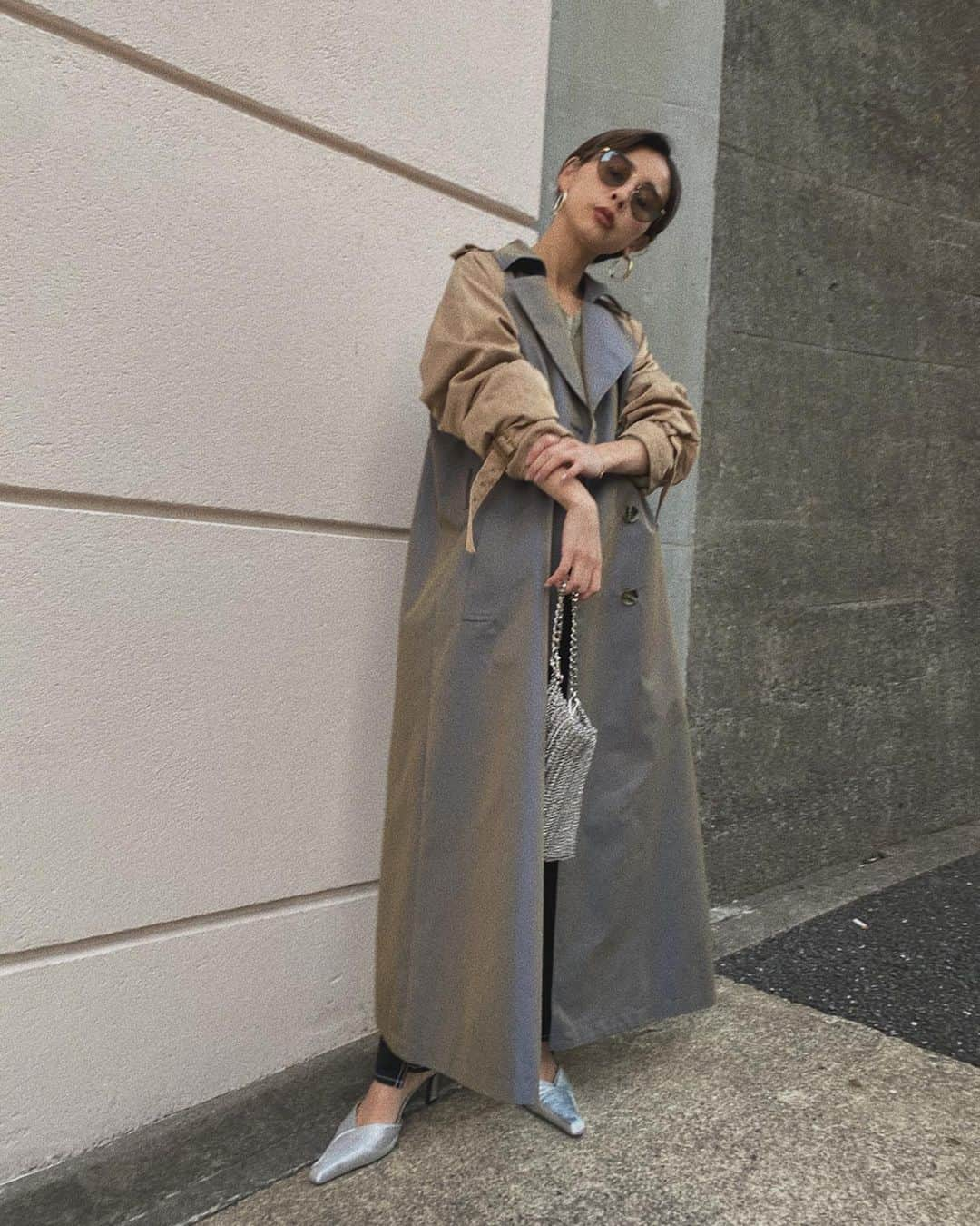 黒石奈央子さんのインスタグラム写真 - (黒石奈央子Instagram)「あめりふく。 . . . REMOVABLE TRENCH COAT ¥29500+tax 2/14 . チェックベストとレイヤードして作ったトレンチ。チェックは取り外せて、シンプルなコートにもできます! . @ameri_shinjuku @amerivintage @ameri_daikanyama @ameri.shinsaibashi #ameri#amerivintage #fashion #vintagefashion #coordinate#ootd#outfit#osanposnap #705_outfit #大人ファッション #大人コーディネート #大人スタイル #modestyle #modefashion#modecasual」2月13日 19時00分 - blackstone705