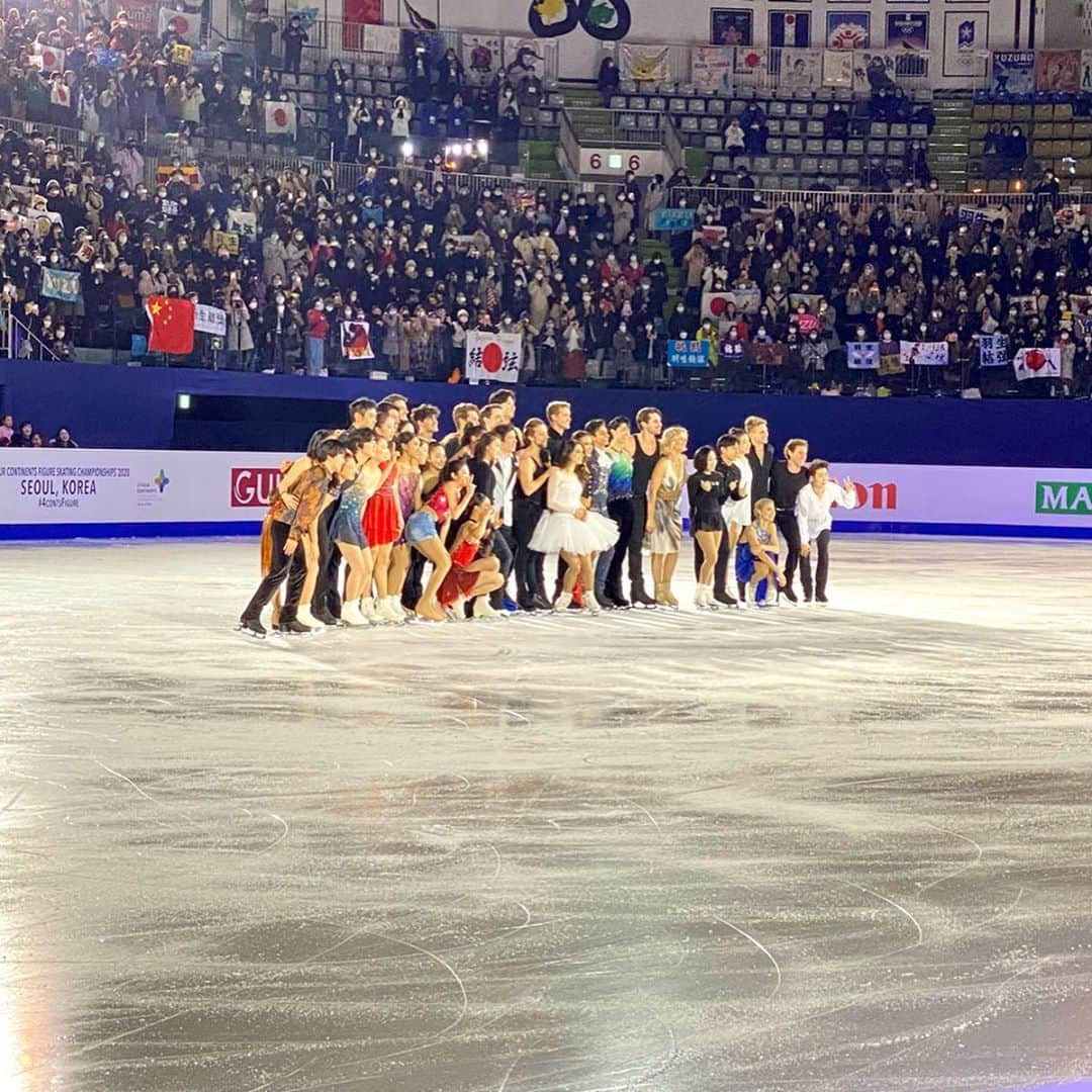 フジテレビスケートさんのインスタグラム写真 - (フジテレビスケートInstagram)「❄️フィギュアスケート❄️ 2020.02.04-09 四大陸選手権@韓国•ソウル🇰🇷 🍖No.4🍖  #figureskate #フィギュアスケート #4ContsFigure #四大陸選手権 #エキシビション #TeamJAPAN #羽生結弦 #鍵山優真 #紀平梨花 #樋口新葉 #坂本花織 #小松原美里 #ティムコレト #チャンピオン #お疲れさまでした」2月13日 19時24分 - online_on_ice