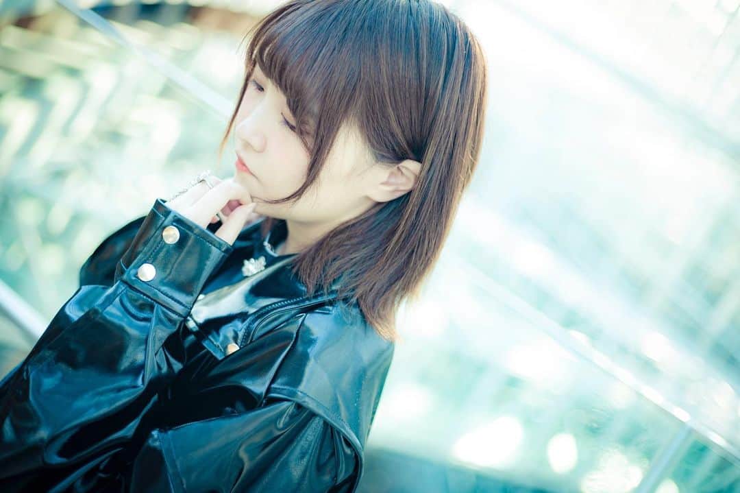 上原りゆきのインスタグラム：「📸 . . #ポートレート #ポートレート女子 #ファインダー越しの私の世界 #カメラ女子 #photo #portraitphotography #photography #canon #camera」