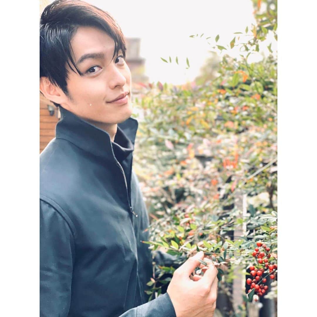 ツァオ・ヨウニン（曹佑寧）のインスタグラム：「🤔走花系？  @peterwuparis」