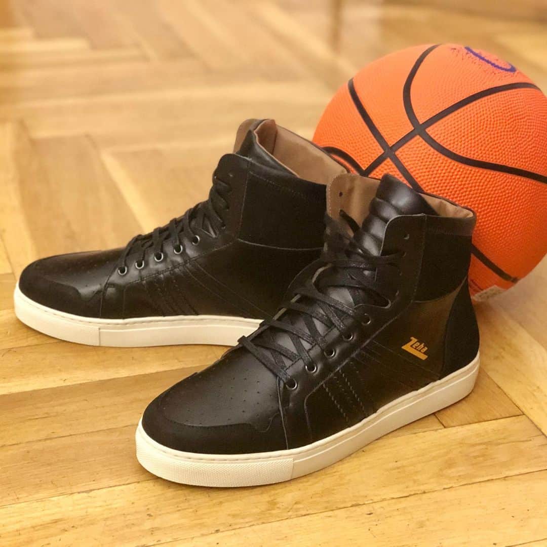 ツェハさんのインスタグラム写真 - (ツェハInstagram)「The Zeha Family is growing... stay tuned ! 🏀 #zehaberlin #zehafamily #zehapeople #zeha #berlin #basketball #basket #sneakers #shoes #sport #picoftheday #vintage #heritage #vintagesportwear #leathersneakers #rainbow #fashion #modascarpe #footwear #sneakersaddict #black #blackandwhite #blacksneakers #lederschuhe #leathershoe #boots #shoesaddict #shoesoftheday #shoelover」2月13日 19時57分 - zehaberlin