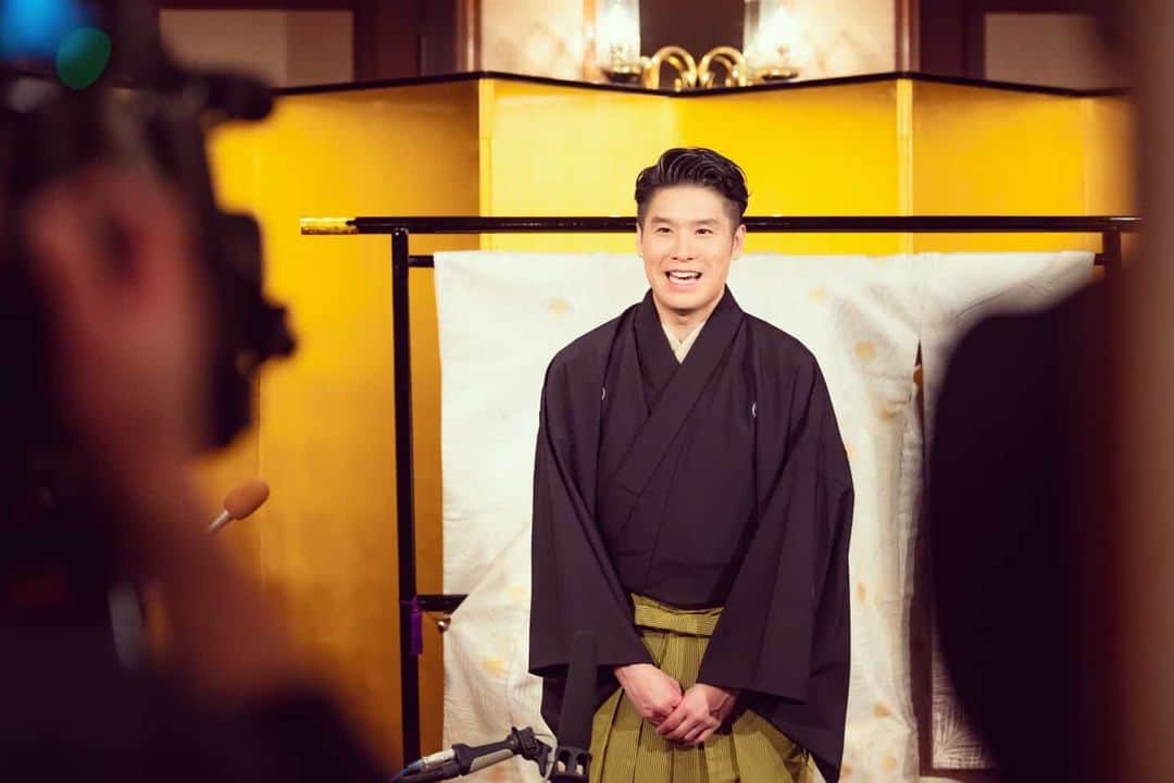 梅川壱ノ介（舞踊家）のインスタグラム：「開会前 ~Before the  ceremony~ ￣￣￣￣￣￣￣￣￣￣￣￣￣￣￣￣￣￣￣￣￣￣￣￣ 照明、音楽合わせ、あげ浚い、ゲネプロ、取材等と慌ただしくも、あっという間の時間でございました。  今思い返すと幸せな時間でございました。  ありがとうございました。  Photographer @cotaroishii  #梅川壱ノ介後援会  #梅川壱ノ介  #日本舞踊 #舞踊家」