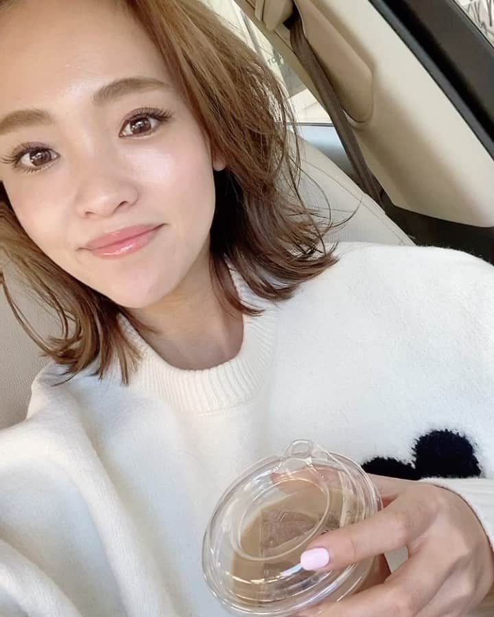 のインスタグラム：「エイジングケアを意識して目元のシワに毎朝晩塗ったDEW　リンクルスマッシュ☺︎ ・  毎朝晩しっかり塗ってぺたんこになるまで使い切りました☺︎ ・ 濃密なテクスチャーで保湿されているのを実感して、集中ケアにはオススメのコスメ🎯 ・ ・ #コスメ #cosmetic #エイジングケア #リンクルスマッシュ #使い切りコスメ　#DEW_PR @dew_official_jp」