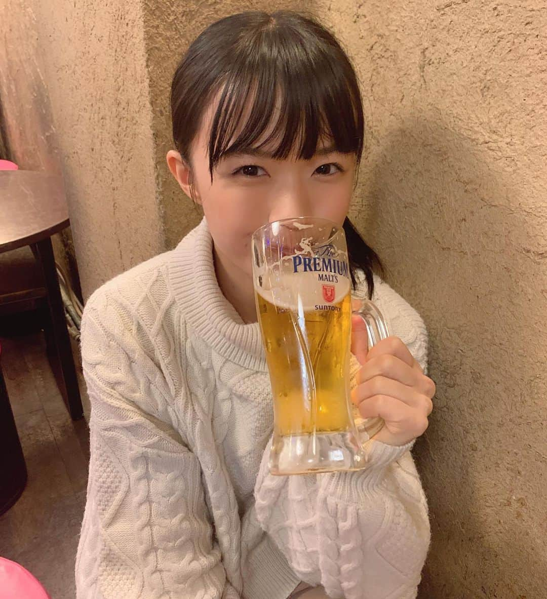 百川晴香さんのインスタグラム写真 - (百川晴香Instagram)「ビール🍺 #ビール #乾杯 #with #江室里香 #おいしい #お酒 #大人 #japanese #japanesegirl #beer #cheers #cute #followｍe」2月13日 21時35分 - momokawaharuka