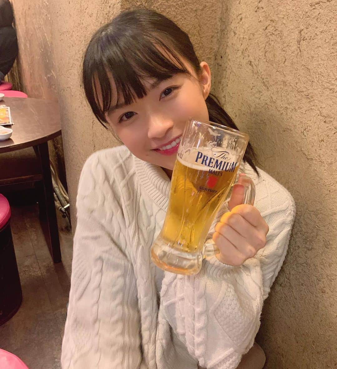 百川晴香さんのインスタグラム写真 - (百川晴香Instagram)「ビール🍺 #ビール #乾杯 #with #江室里香 #おいしい #お酒 #大人 #japanese #japanesegirl #beer #cheers #cute #followｍe」2月13日 21時35分 - momokawaharuka