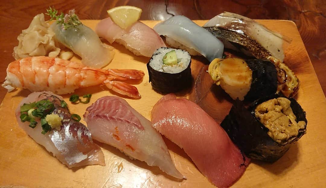 のインスタグラム：「いつかのお寿司🍣❤️ 佐伯のお寿司は美味しいよ😍 皆さん佐伯に食事にきてね😋💕 #寿司 #寿し好 #佐伯グルメ #新鮮 #ネタ #fish #魚 #マグロ #佐伯 #saiki #oita」