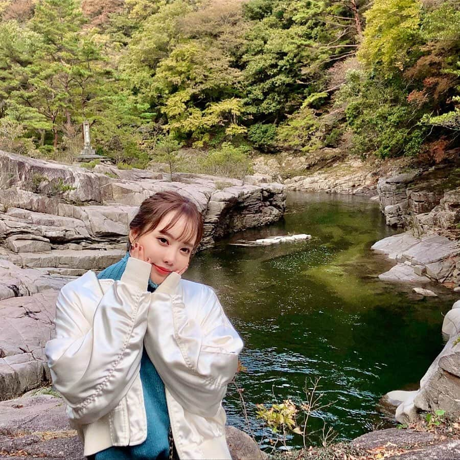 Aoiさんのインスタグラム写真 - (AoiInstagram)「気付けばもうすぐ冬の岡山県鏡野町♡ 寒いかなぁとドキドキしながらも、また美しい景色に出会えるのが楽しみです🌸  #岡山県#鏡野町#旅行#女子旅#紅葉#ライトアップ#奥津渓#紅葉狩り#オススメスポット#レジャー#休日#PR#ひとり旅#デート#tabijyo#tabippo#tabigenic#tabimuse #インスタ映え#丸顔コンプレックス#笑うとまんじゅう#まんじゅうと自然」2月13日 21時55分 - aoioa