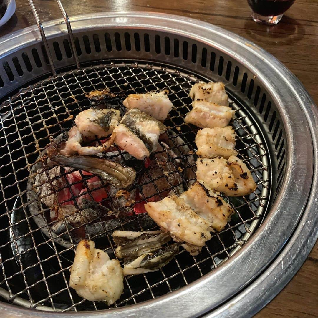 ソンシンさんのインスタグラム写真 - (ソンシンInstagram)「역시 왕자장어는 아직두 너무맛있어!! 맛이 변하지않는곳이 진짜 맛집이에요오🖤 장어는 두말하면 입아프고 우니+아니고회 조합은 더맛있네🤦🏽‍♀️ #압구정맛집」2月13日 21時58分 - sungshin_p