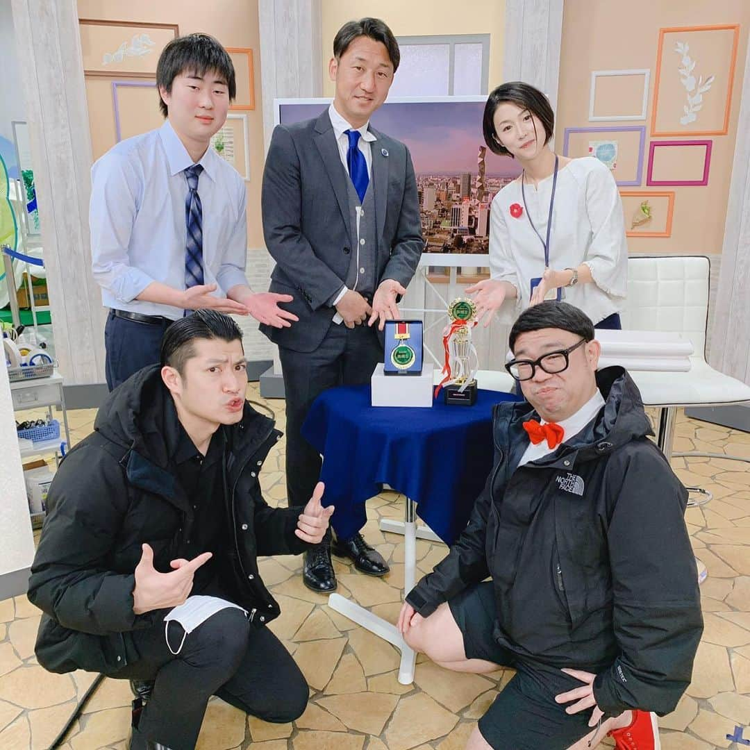 黒澤正徳さんのインスタグラム写真 - (黒澤正徳Instagram)「❤️茨城県民の皆様❤️ ・ ・ 昨日のNHK生放送観て下さって ・ ・ ・ たくさんの応援コメント本当にありがとうございました😭😭 ・ ・ ・ めちゃくちゃ嬉しかったです😭😭😭 ・ ・ ・ ・ しかも、生放送でネタやらせて頂けるなんて😭 ・ ・ NHK水戸放送局の皆様が良い人ばかりで、すっごくやりやすかったです‼️‼️ おかげで、めっちゃ楽しく出来ました❤️ありがとうございました‼️‼️‼️‼️ ・ ・ ・ 明日金曜日も 19:30〜NHK出演致します❤️ 良かったら観て下さい🤗 ・ ・ ・ ・ #NHK #水戸放送局 #すいたんすいこう  #茨城王 #良いクイズばかり」2月13日 22時01分 - kuro_chan79