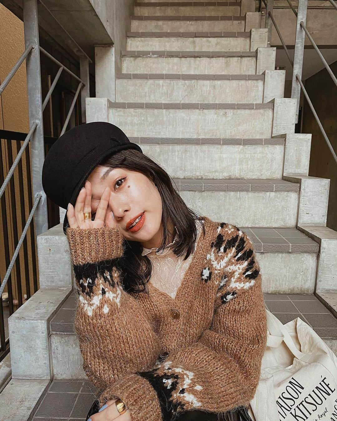 前田希美（まえのん）さんのインスタグラム写真 - (前田希美（まえのん）Instagram)「#のんの私服  買ったばかりのレザースカート☺︎︎ お洋服で毎日のモチベが変わります。  あとね今日はツヤ肌メイクをしたら、 つやつや～って気付いてもらえて 嬉しかったのです☺︎︎ 今日のメイクNEWコスメばかりで メイクしたのですが、 自分的に気に入ったので またYouTubeでご紹介しますね☺︎︎ #春コスメ #nontube #ootd #instafashion #style #fashionista #fashiontrends #code #vintage #ファッション #今日のコーデ」2月13日 22時29分 - maeda_nozomi