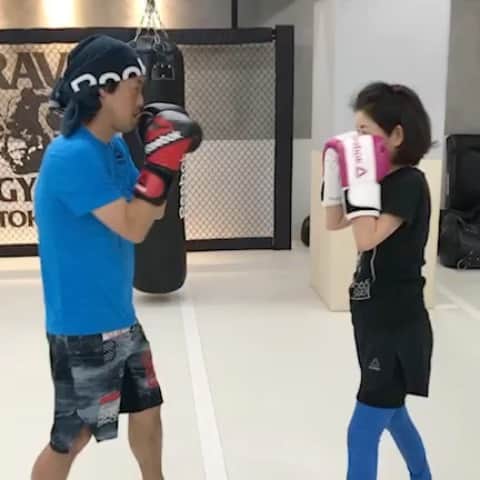 岸本加世子のインスタグラム：「かよちゃんトレーニング。笑」